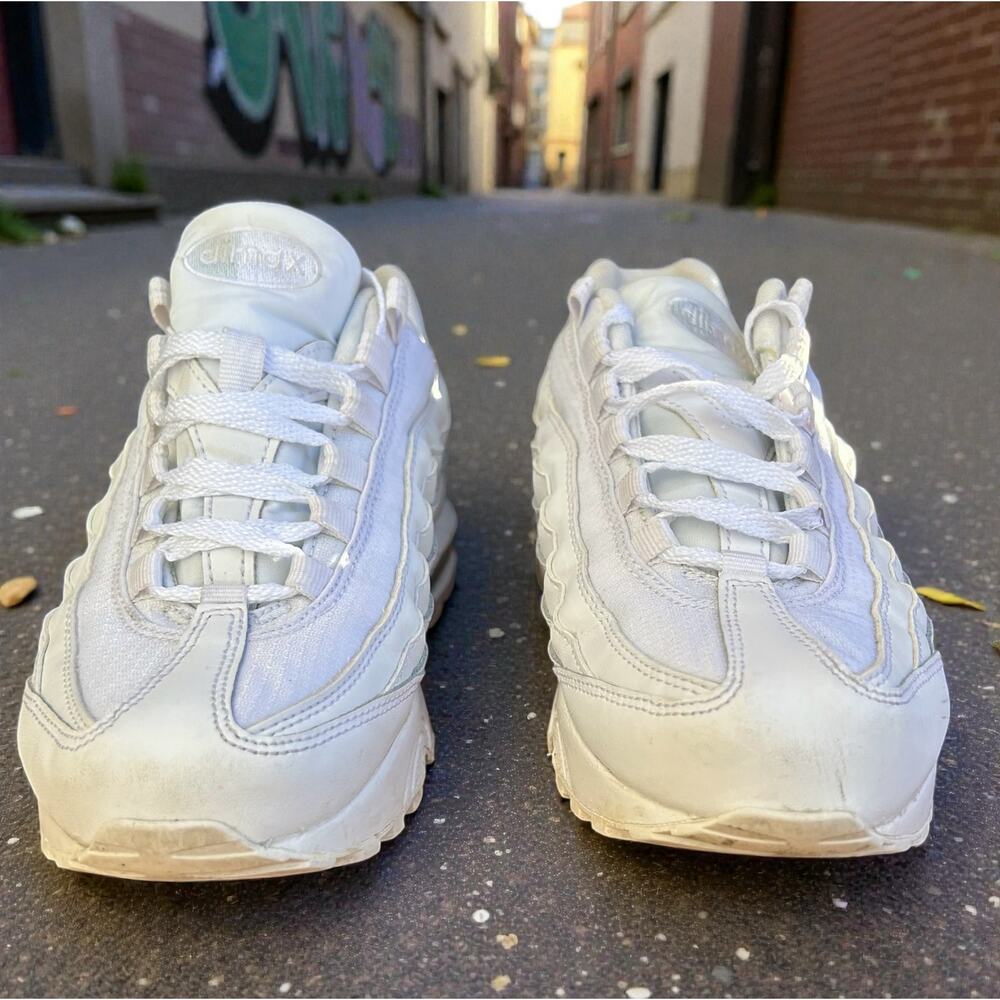 Nike Air Max 95 Triple White GS Youth Size 5.5Y - Picture 4 of 8